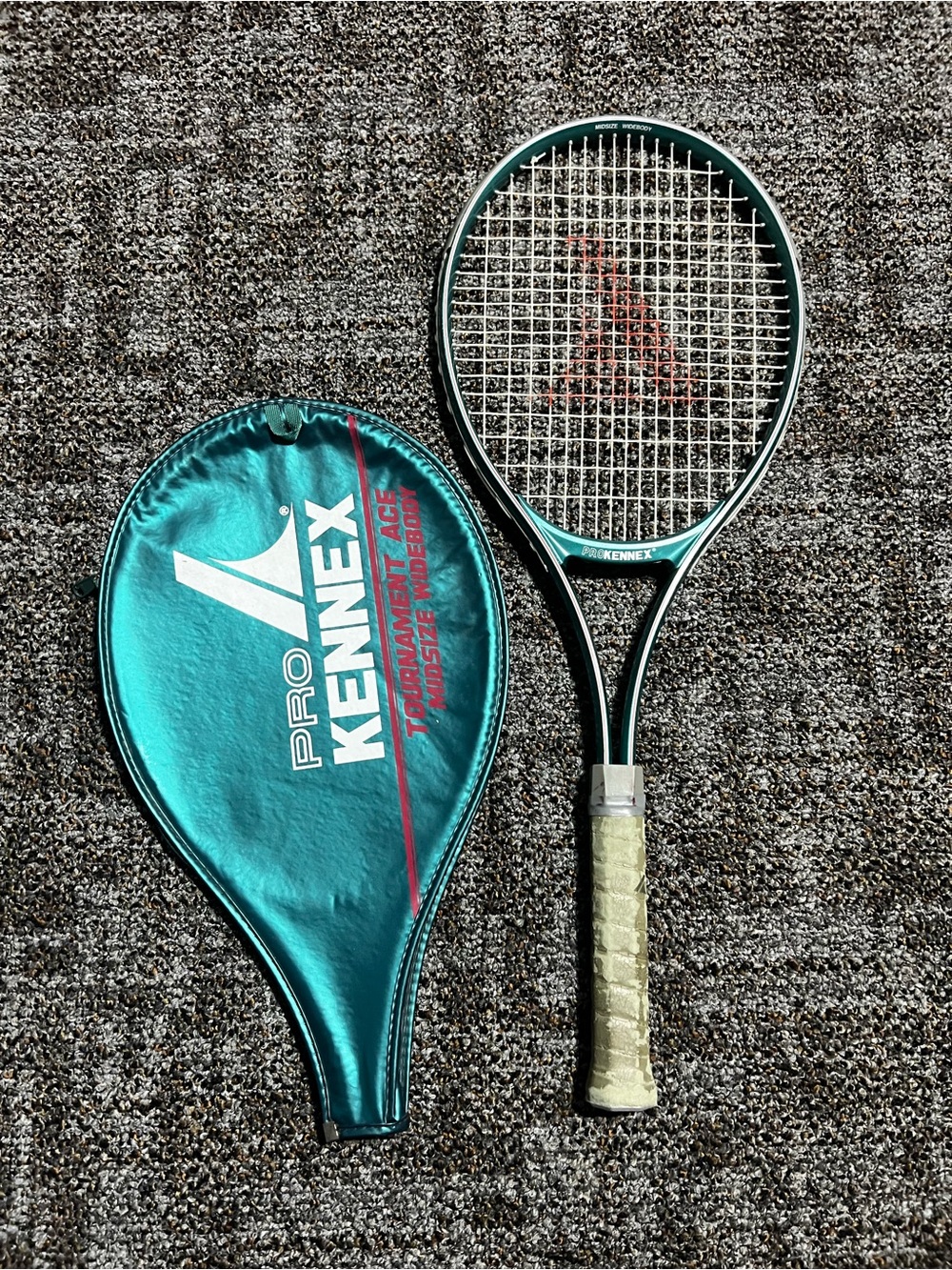 Pro Kennex Tournament Ace tennis racquet with Green Cover